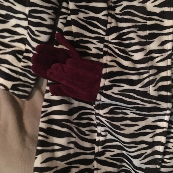 Zebra print walking/pant coat - Picture 3 of 4